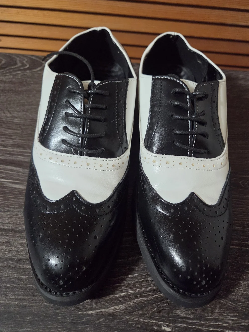 Classic Two-Tone Men's Brogues - Black & White